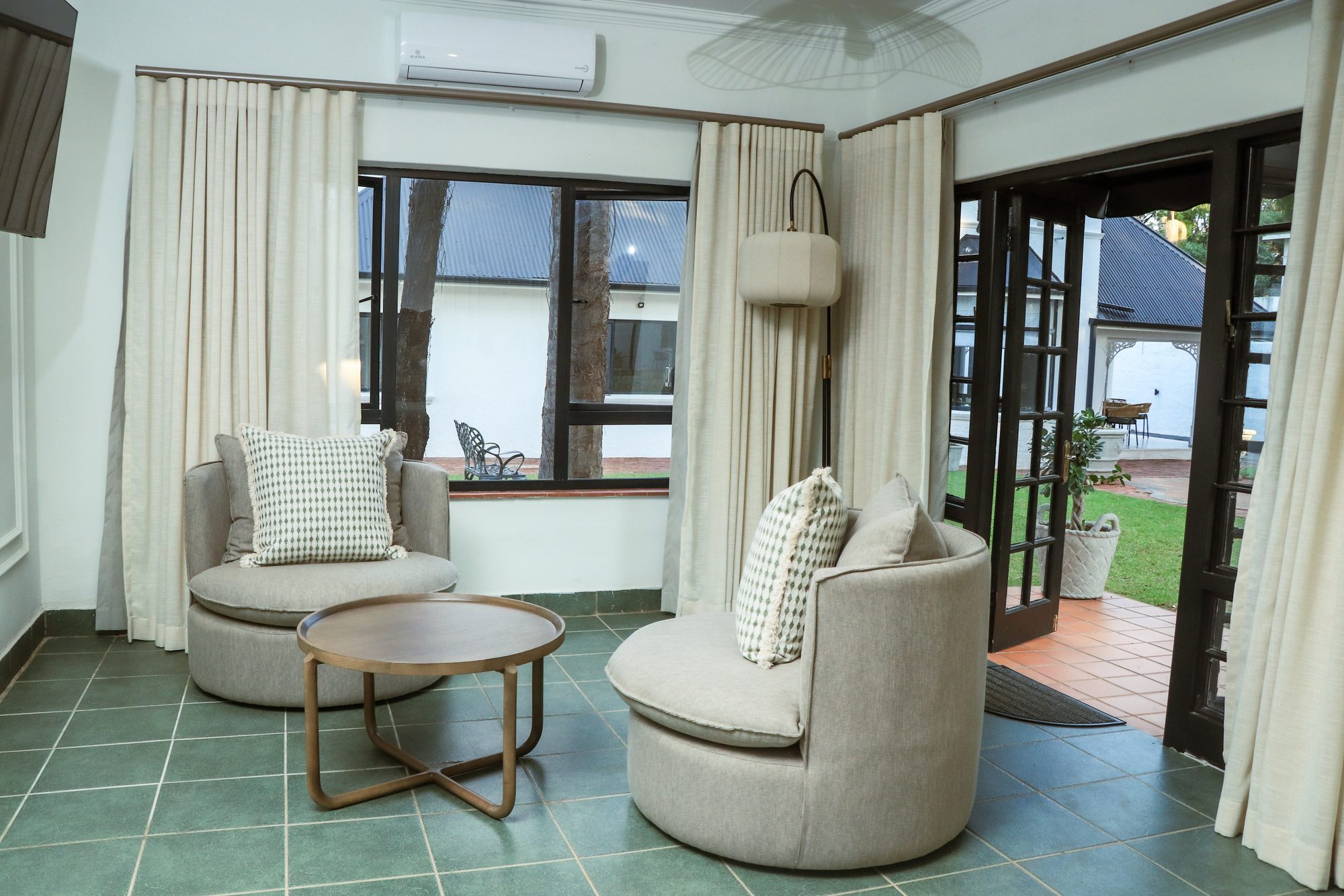 Bedroom 5 Seating